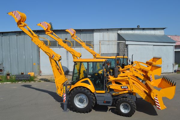 Белорусская техника для Москвы: экскаваторы-погрузчики и снегоочистители напрямую от производителя